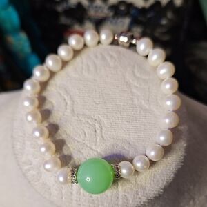 Faux Pearl With Tourmaline Stone. Size 6.75. Magnetic Closure.